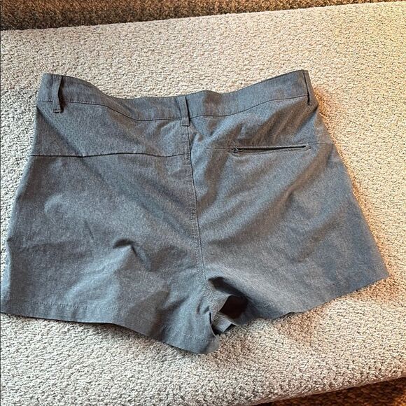 Huk Gray UV protection Shorts Athletic Stretch Casual - Picture 8 of 10